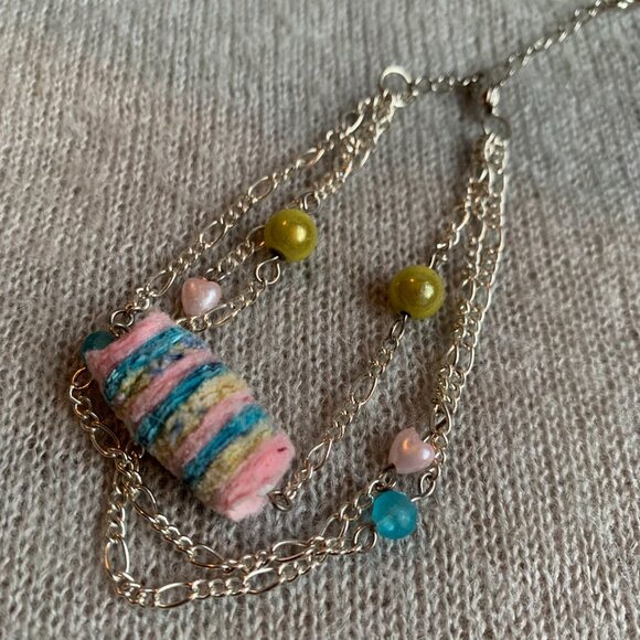 CREATION Recycle fabric Pompom bracelet beads 3 chains pink blue - Picture 2 of 4